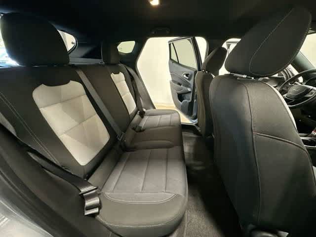 Used 2025 Chevrolet Trax RS FWD image 22