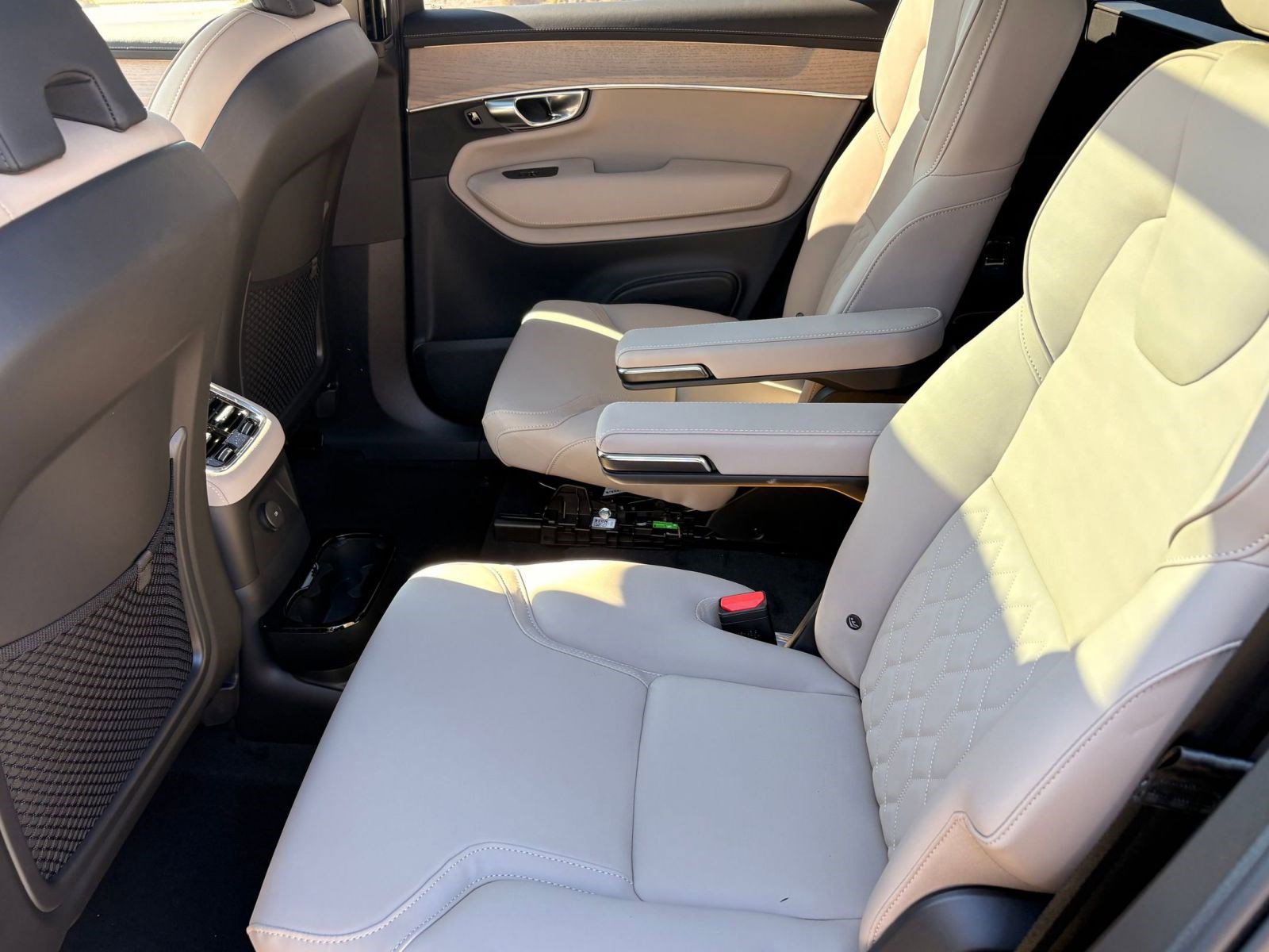 New 2026 Volvo XC90 T8 Plus w/ Protection Package image 25