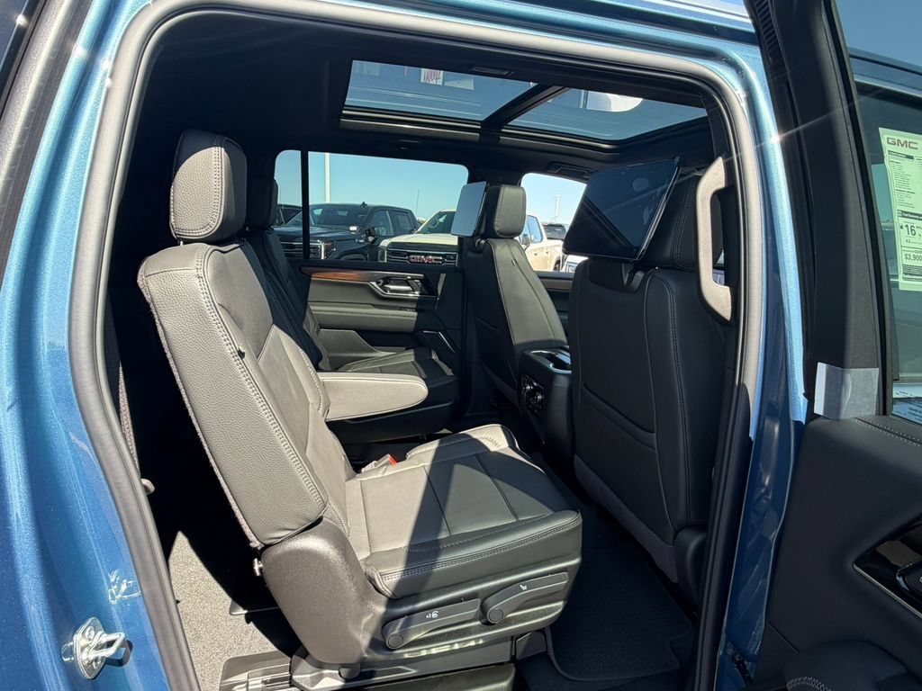 New 2026 GMC Yukon XL Denali w/ Denali Reserve Package AWD/4WD image 17