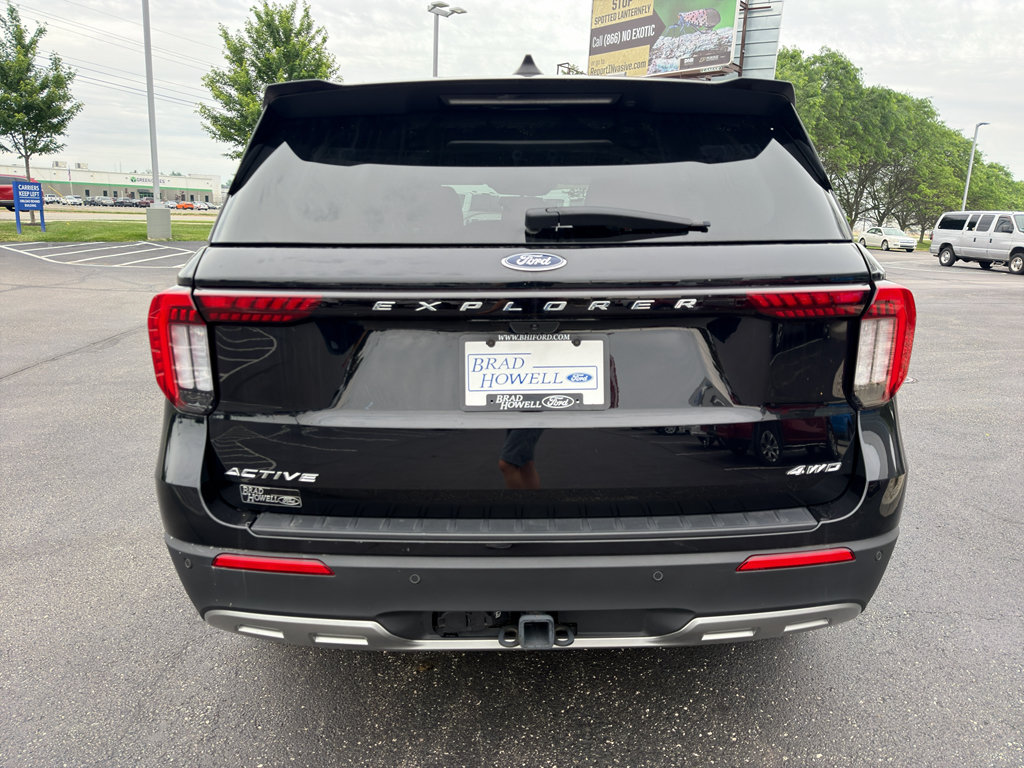 Used 2025 Ford Explorer Active w/ Active Comfort Package AWD/4WD image 7