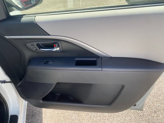 Used 2012 MAZDA MAZDA5 Sport FWD image 26