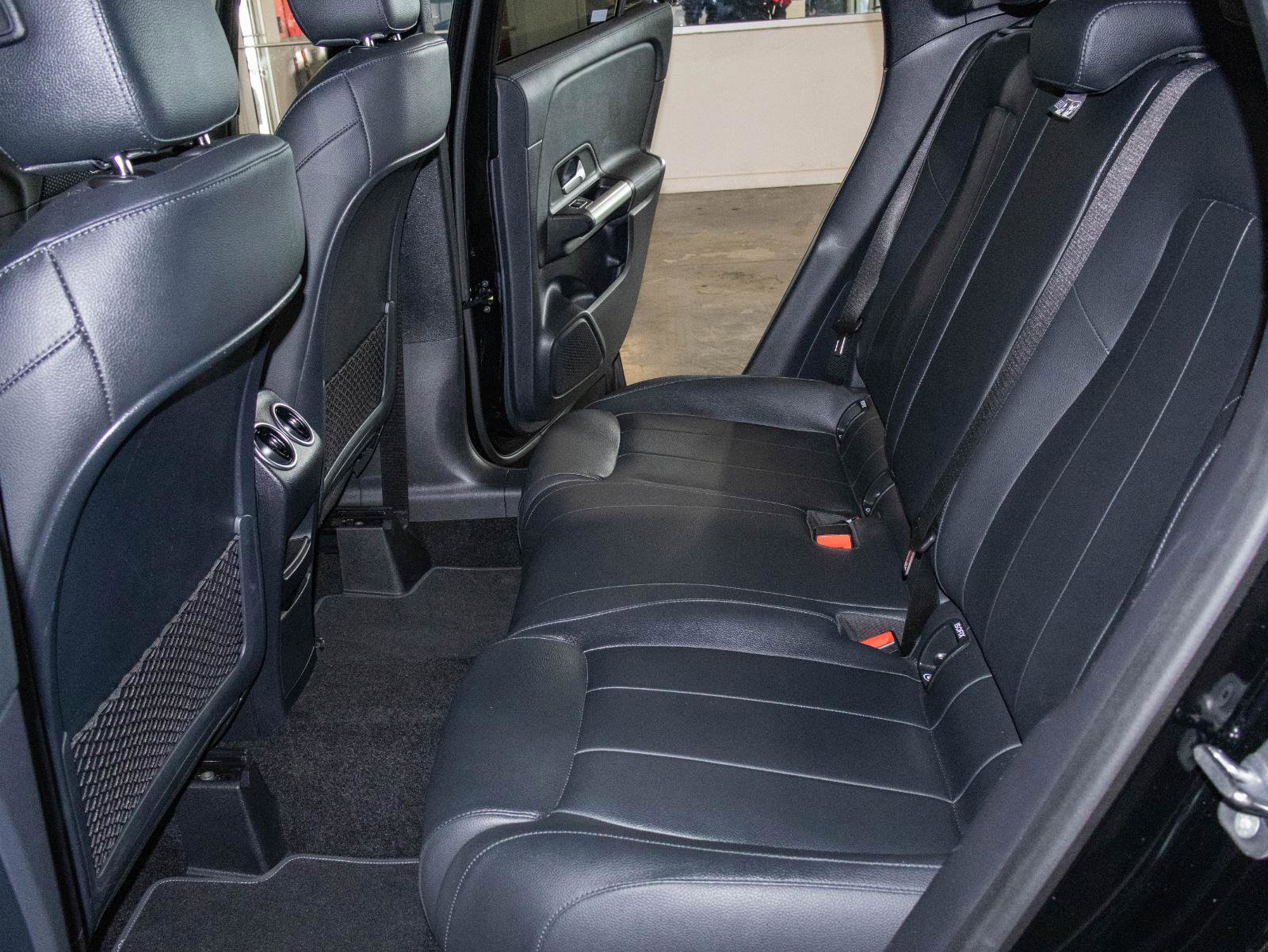 Used 2025 Mercedes-Benz GLA 250 image 13