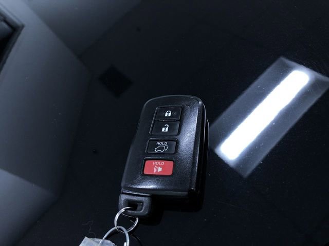 Used 2015 Toyota Highlander XLE image 32