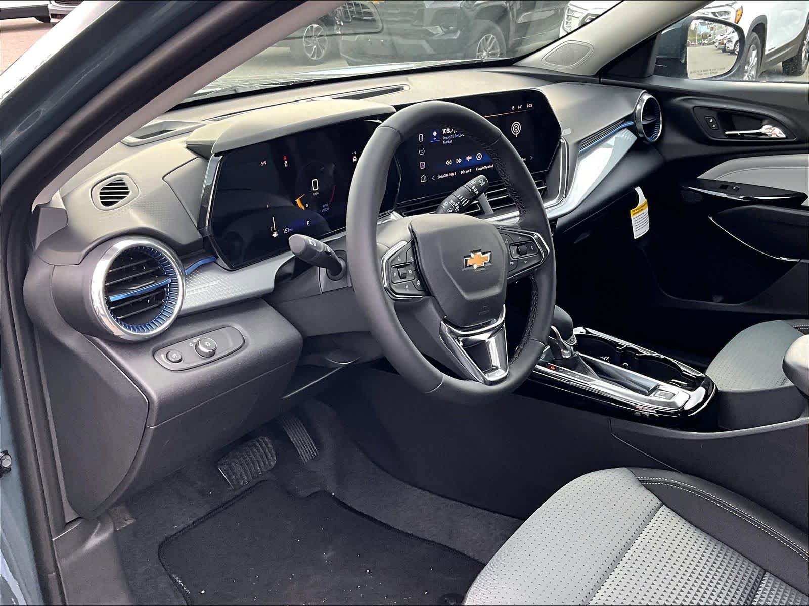 New 2026 Chevrolet Trax LT w/ LT Convenience Package FWD image 9