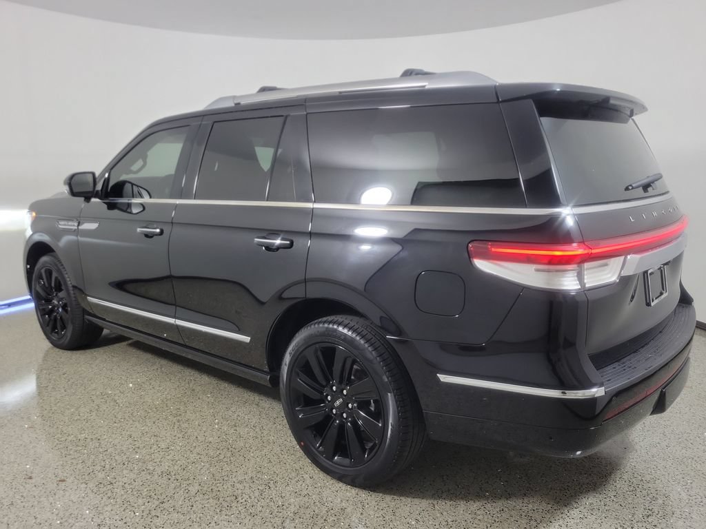 Certified 2023 Lincoln Navigator Reserve AWD/4WD image 3