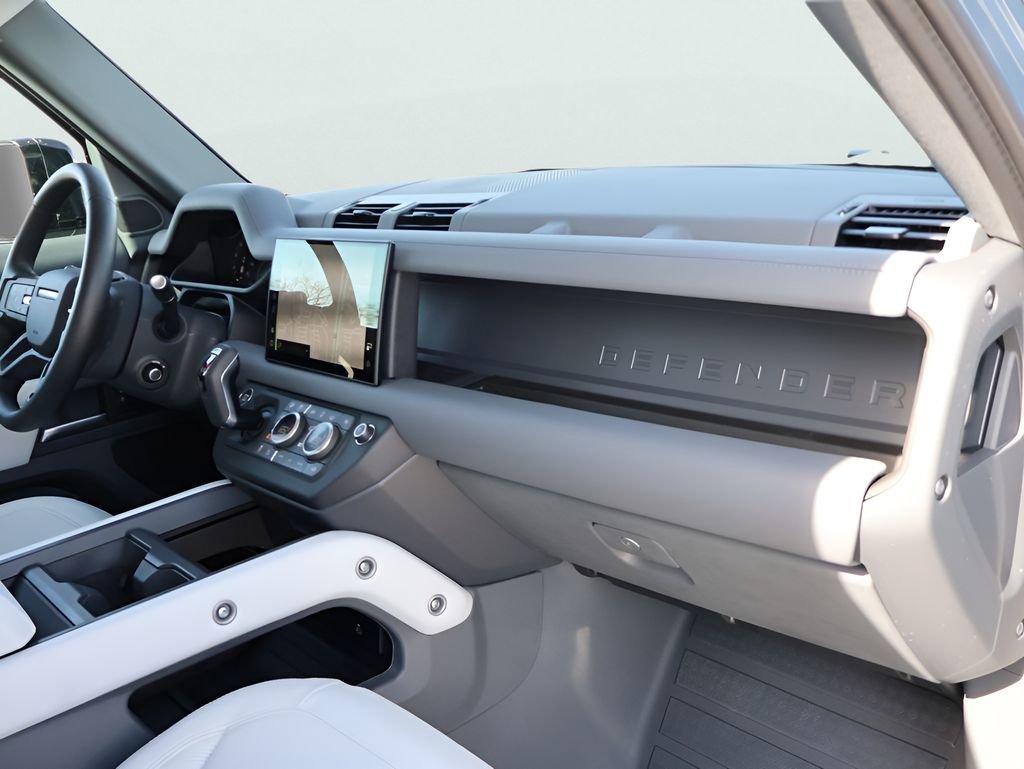 Certified 2025 Land Rover Defender 110 X-Dynamic SE image 10