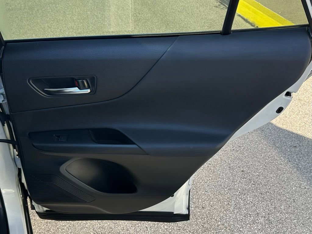 Used 2022 Toyota Venza XLE image 25