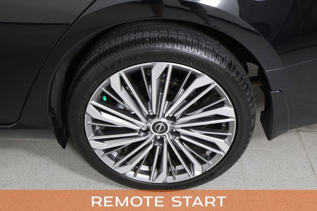 Used 2025 Nissan Altima 2.5 SL AWD/4WD image 14