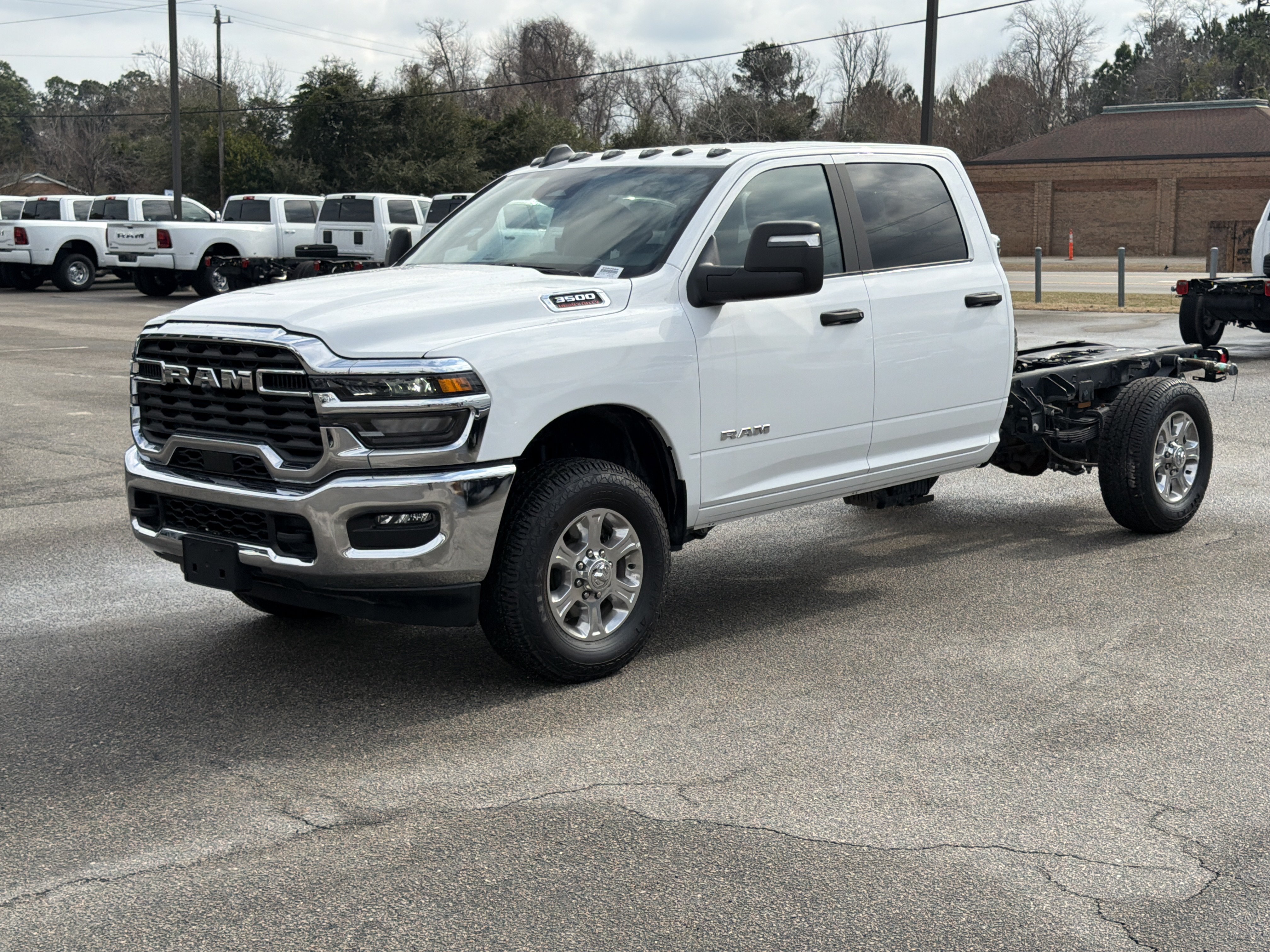 Used 2025 RAM 3500 Big Horn AWD/4WD image 4