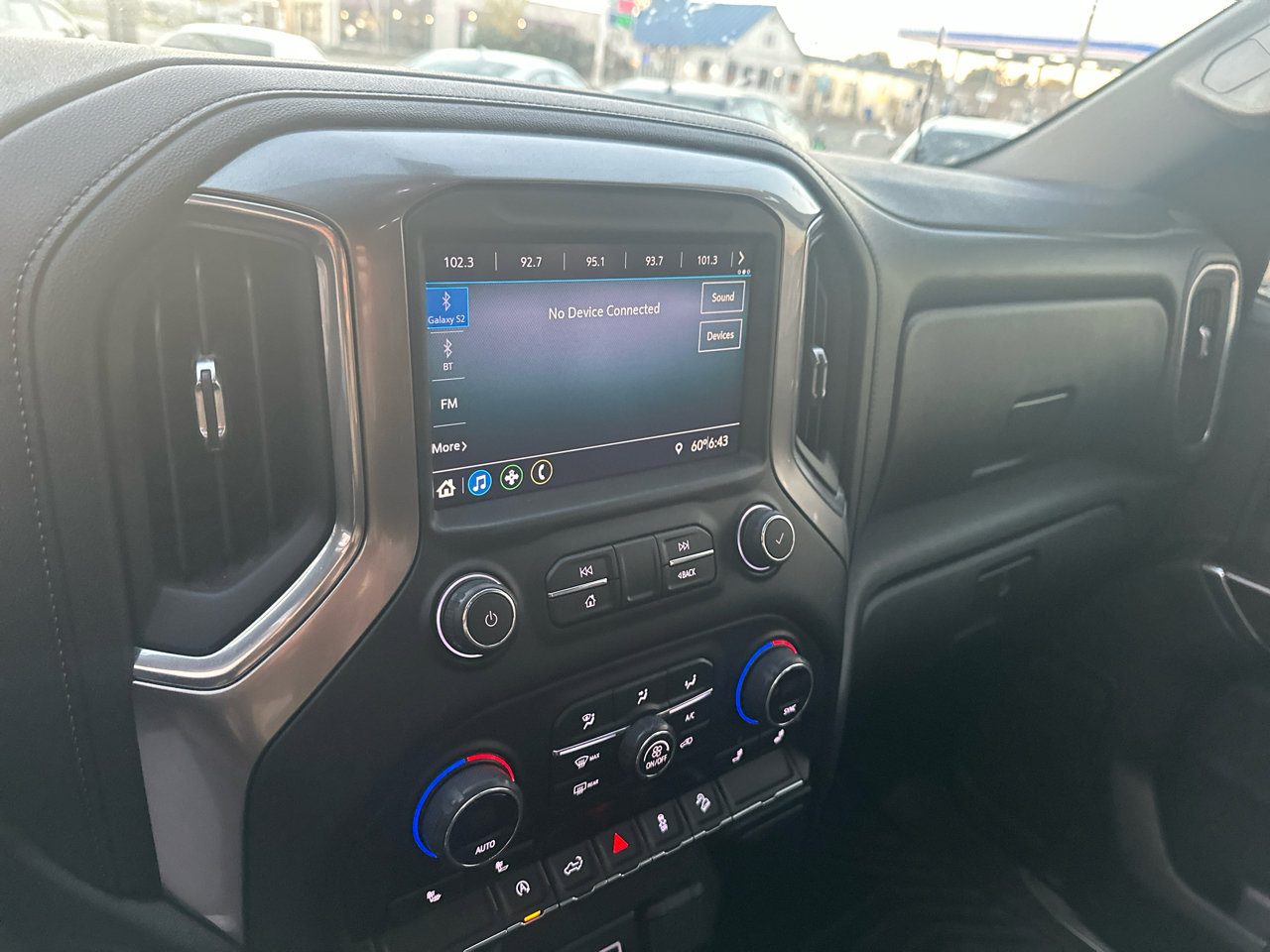 Used 2020 Chevrolet Silverado 1500 LT w/ All-Star Edition image 35