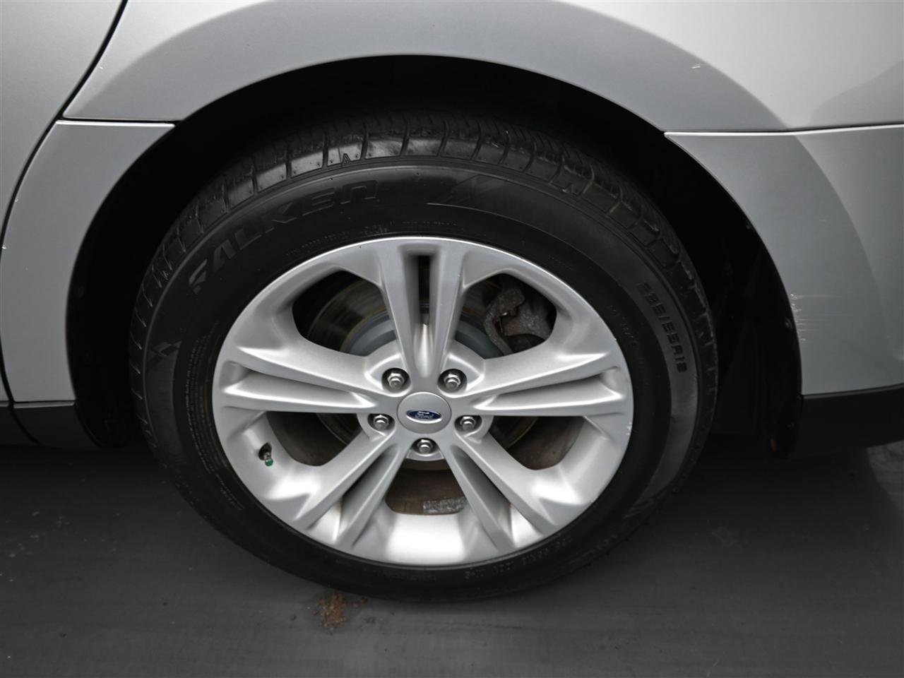 Used 2019 Ford Taurus SE FWD image 19