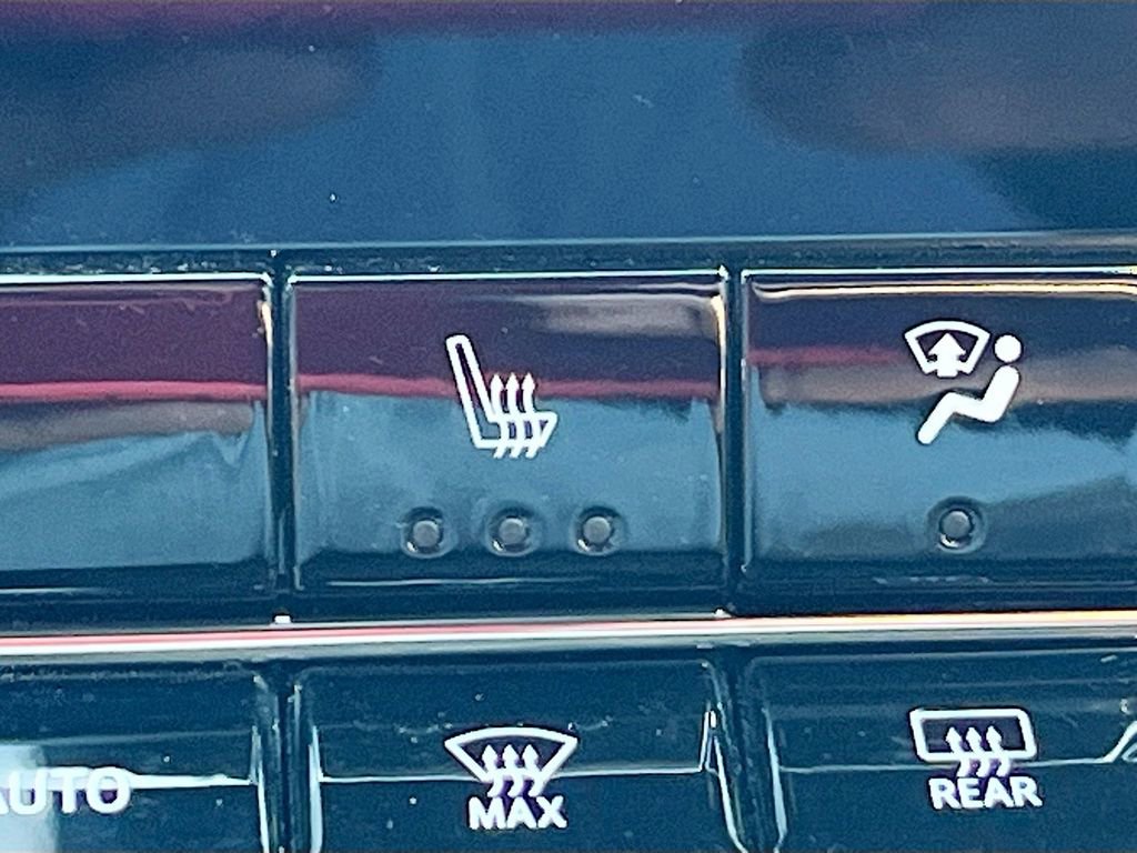 Used 2023 Chevrolet Colorado Z71 w/ Z71 Convenience Package 2 image 19