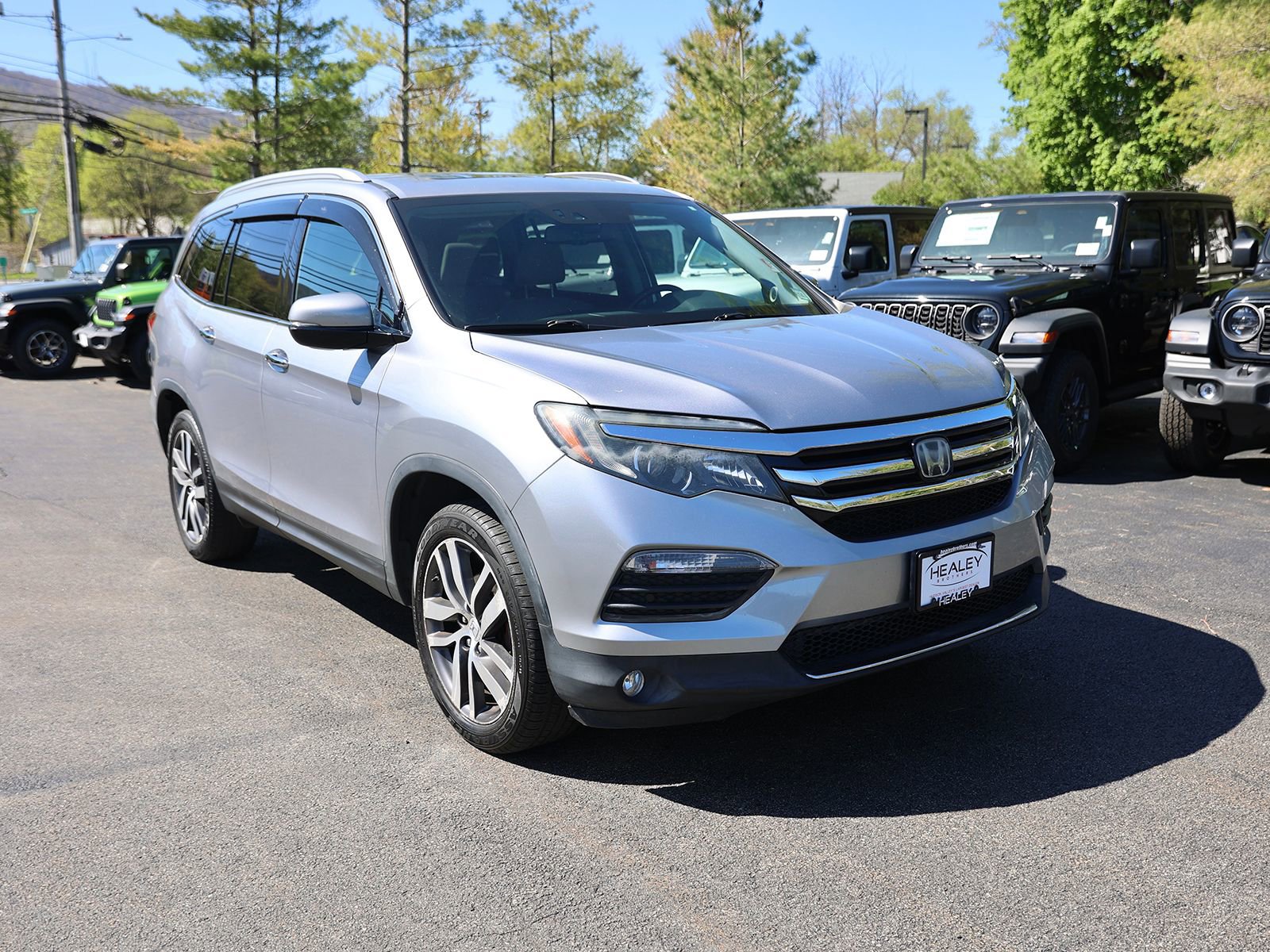 Used 2017 Honda Pilot Elite image 1