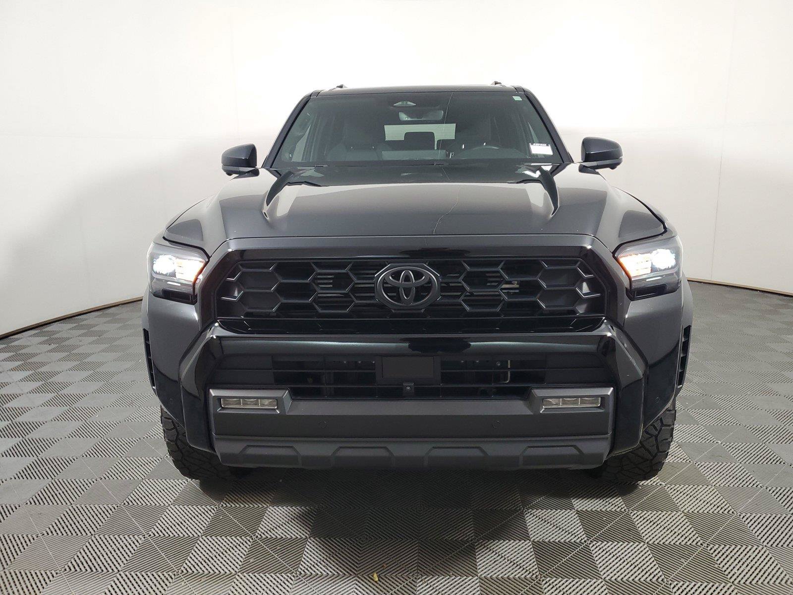 Used 2025 Toyota 4Runner TRD Off-Road Premium AWD/4WD image 2