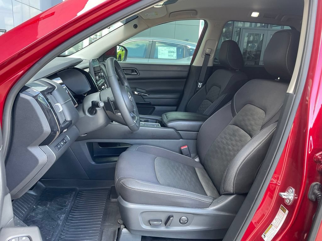 Certified 2024 Nissan Pathfinder SV FWD image 10