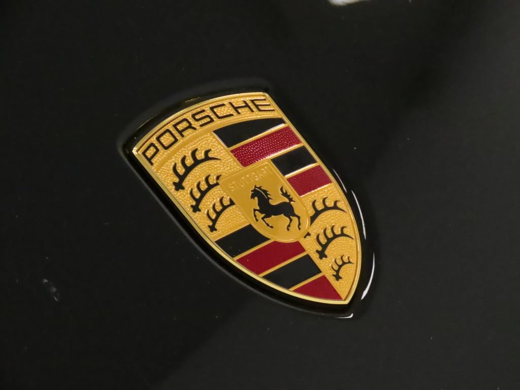 Certified 2026 Porsche Macan AWD/4WD image 14