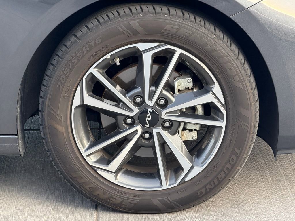 Used 2023 Kia Forte LXS image 8