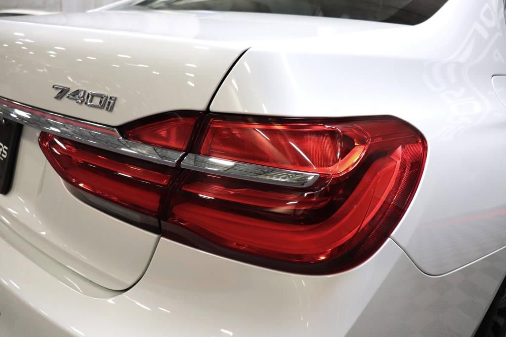 Used 2016 BMW 740i RWD image 8