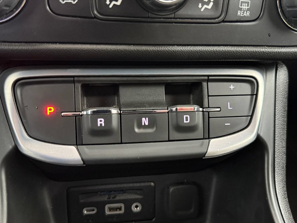 Used 2024 GMC Terrain SLT AWD/4WD image 29