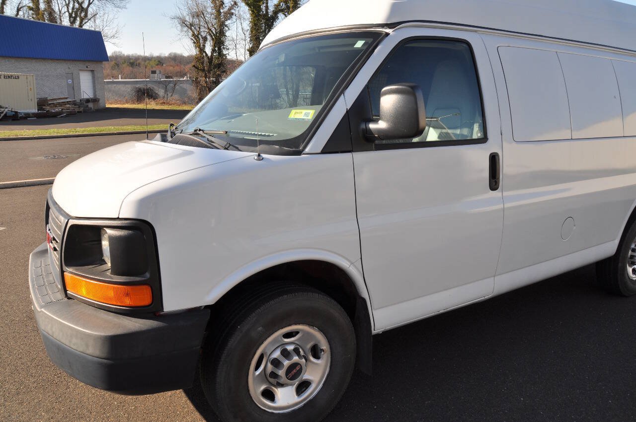 Used 2015 GMC Savana 2500 LS w/ Cold Climate Package RWD image 3