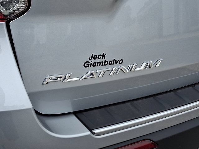 Used 2023 Ford Explorer Platinum w/ Technology Package AWD/4WD image 31