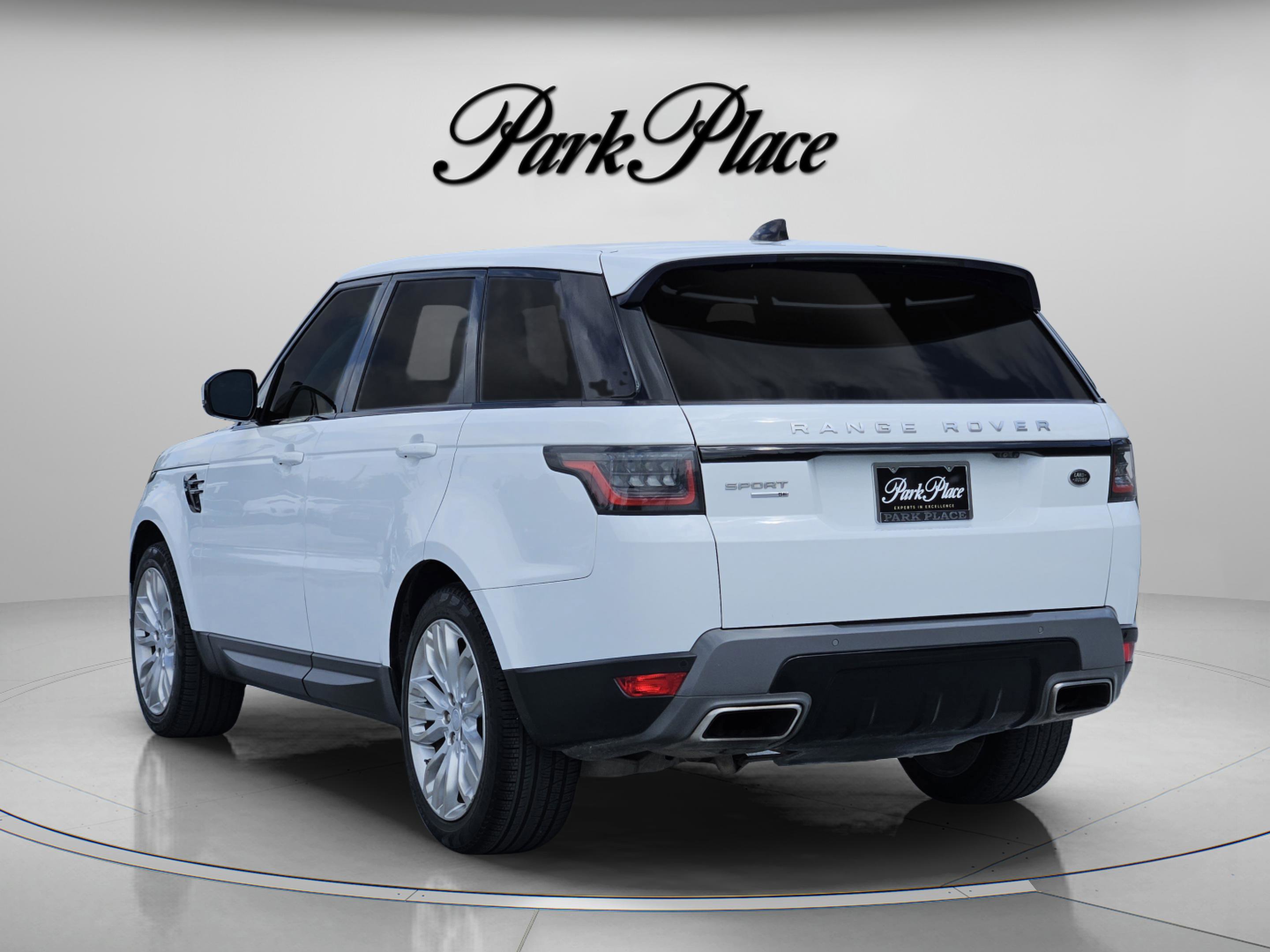 Used 2019 Land Rover Range Rover Sport SE AWD/4WD image 3