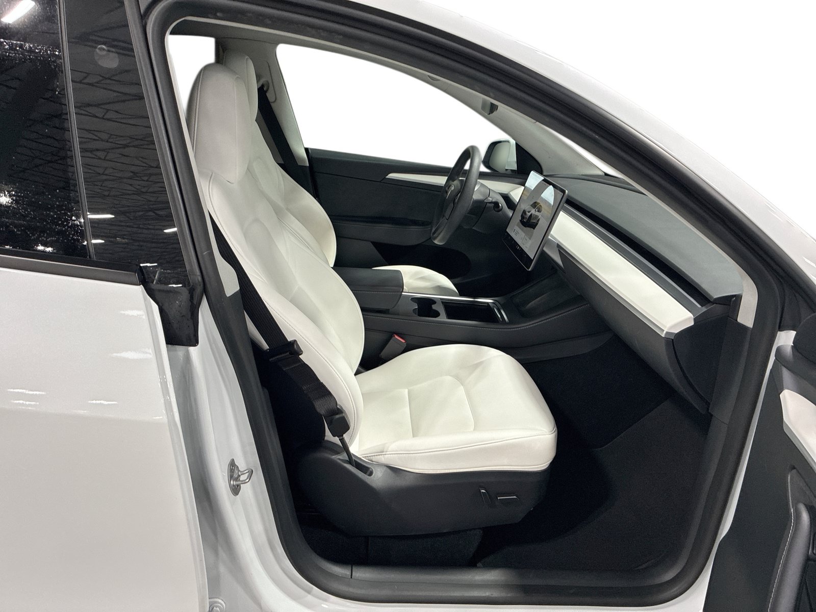 Certified 2023 Tesla Model Y Long Range AWD/4WD image 13