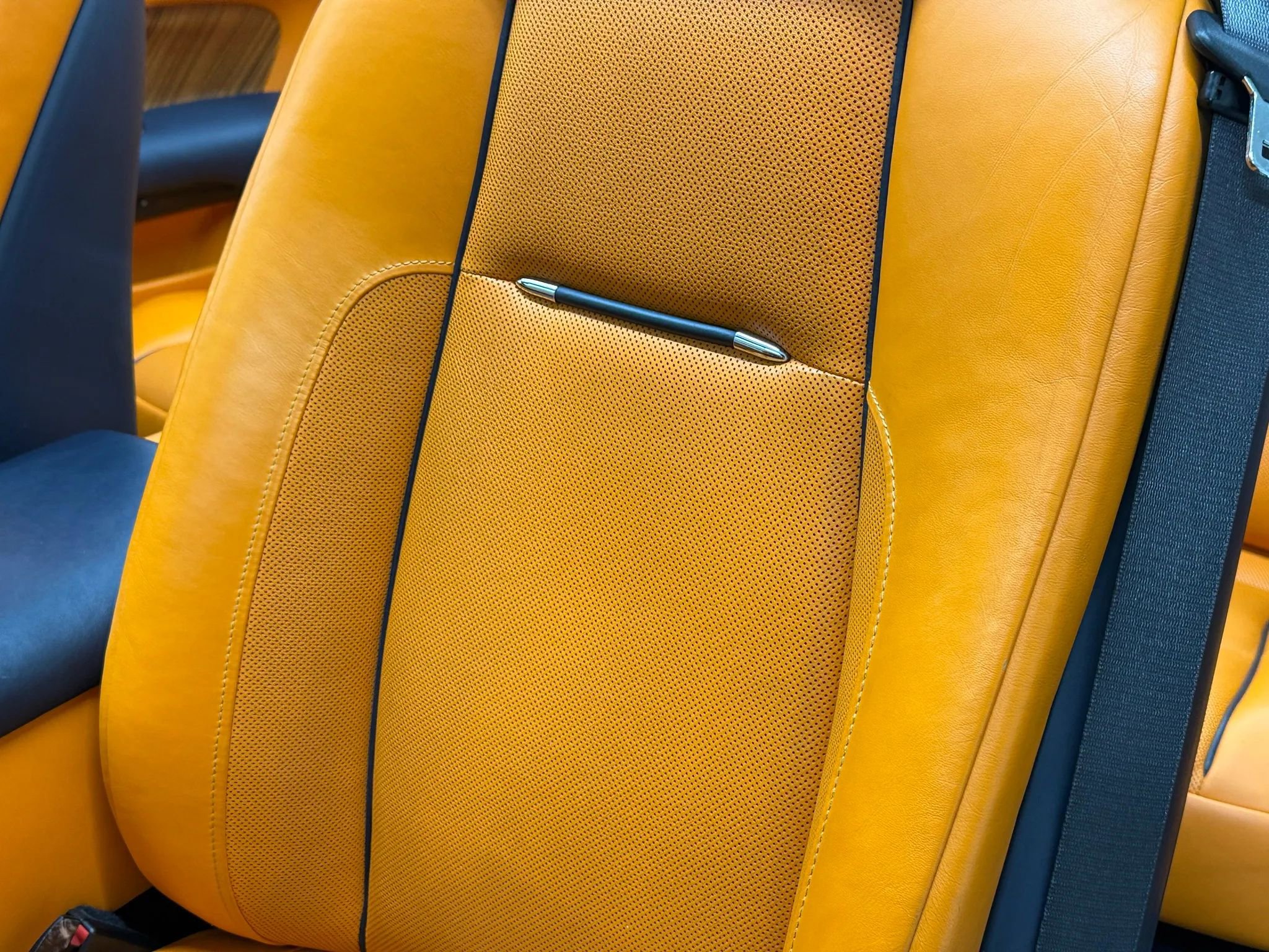 Used 2017 Rolls-Royce Dawn image 31