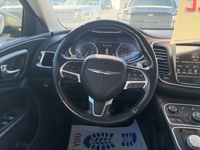Used 2017 Chrysler 200 Limited Platinum w/ Comfort & Convenience Group FWD image 11
