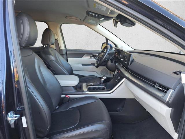 Used 2024 Kia Carnival LX image 19