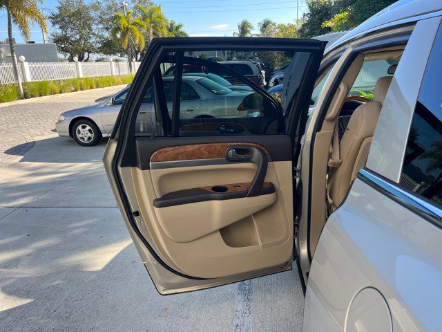 Used 2011 Buick Enclave CXL image 14