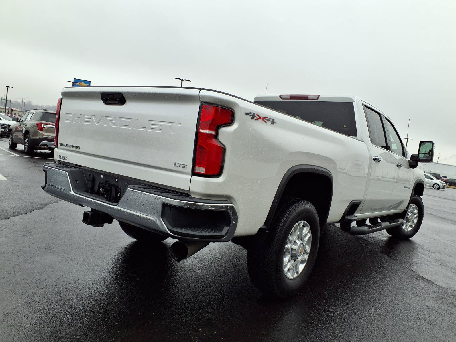 Used 2024 Chevrolet Silverado 3500 LTZ AWD/4WD image 31