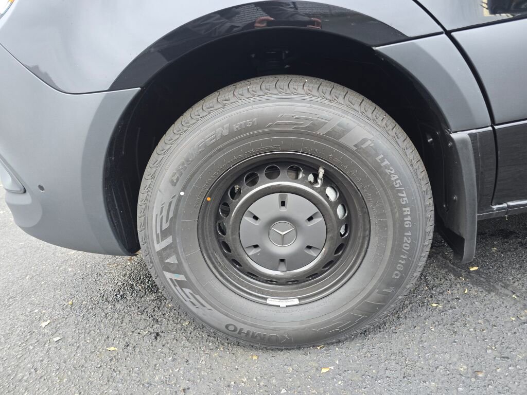 New 2025 Mercedes-Benz Sprinter 2500 image 10