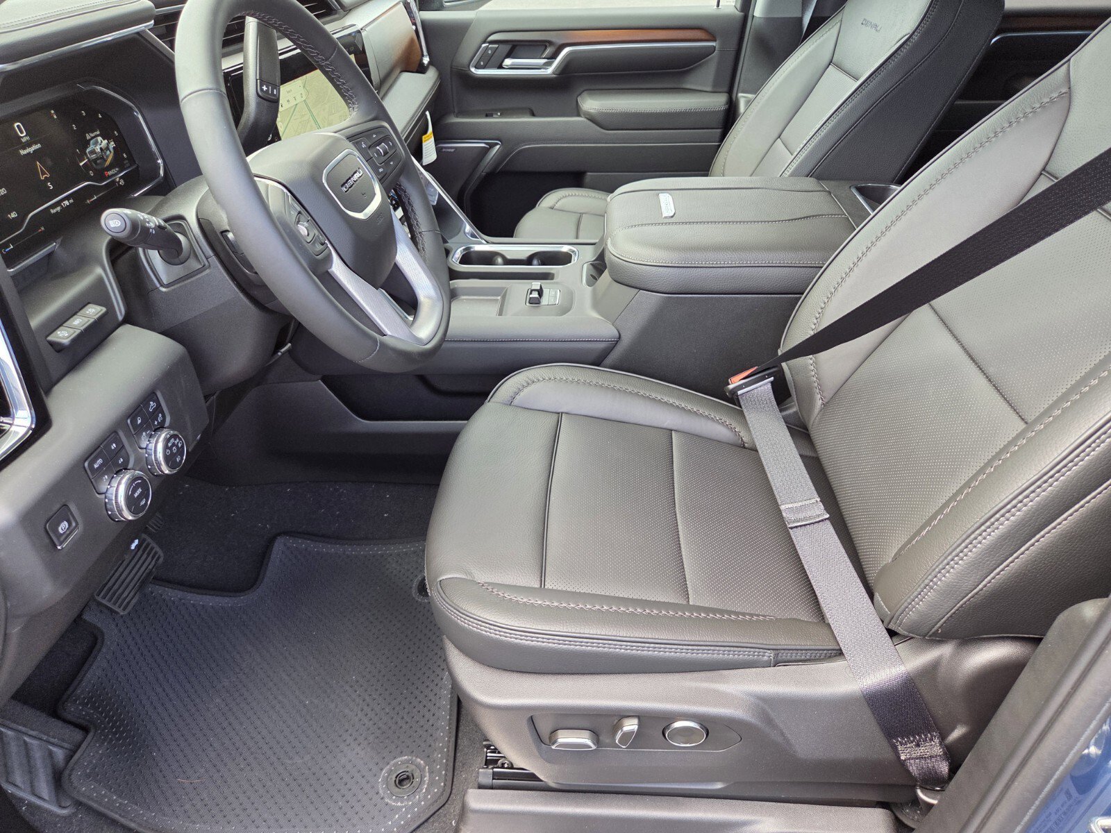 New 2025 GMC Sierra 2500 Denali w/ Denali Reserve Package image 6