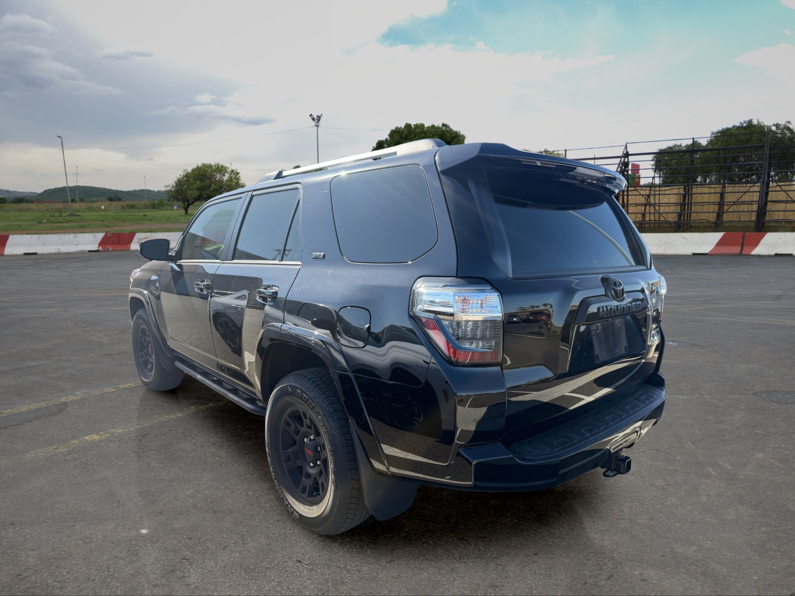 Used 2024 Toyota 4Runner SR5 Premium w/ Moonroof Package AWD/4WD image 4