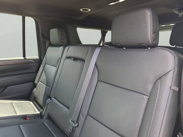 Used 2024 Chevrolet Suburban LT AWD/4WD image 7