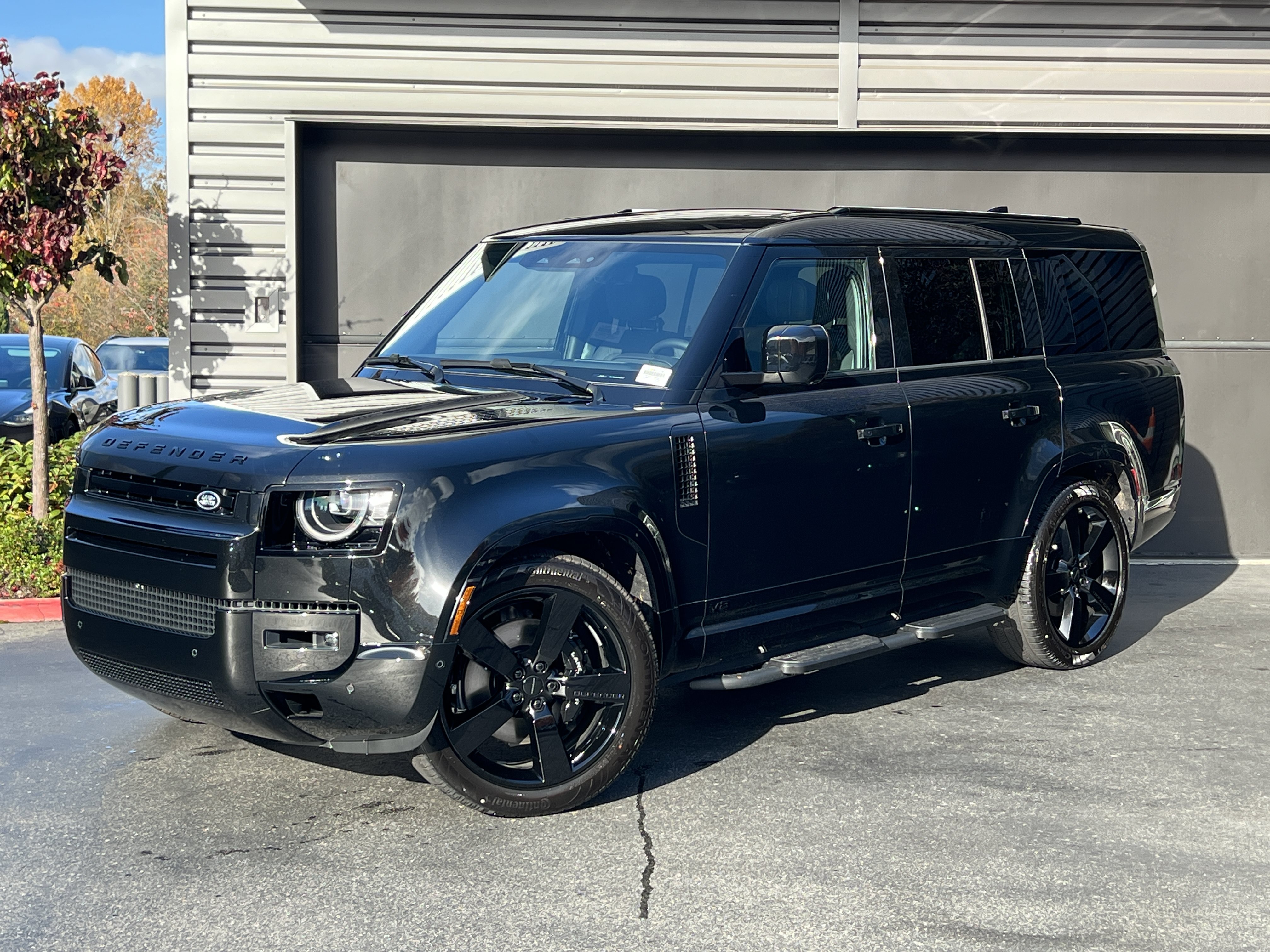 New 2026 Land Rover Defender 130 V8 AWD/4WD video 1
