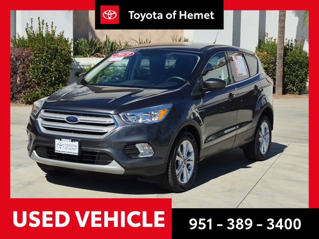 Used 2019 Ford Escape SE FWD image 1