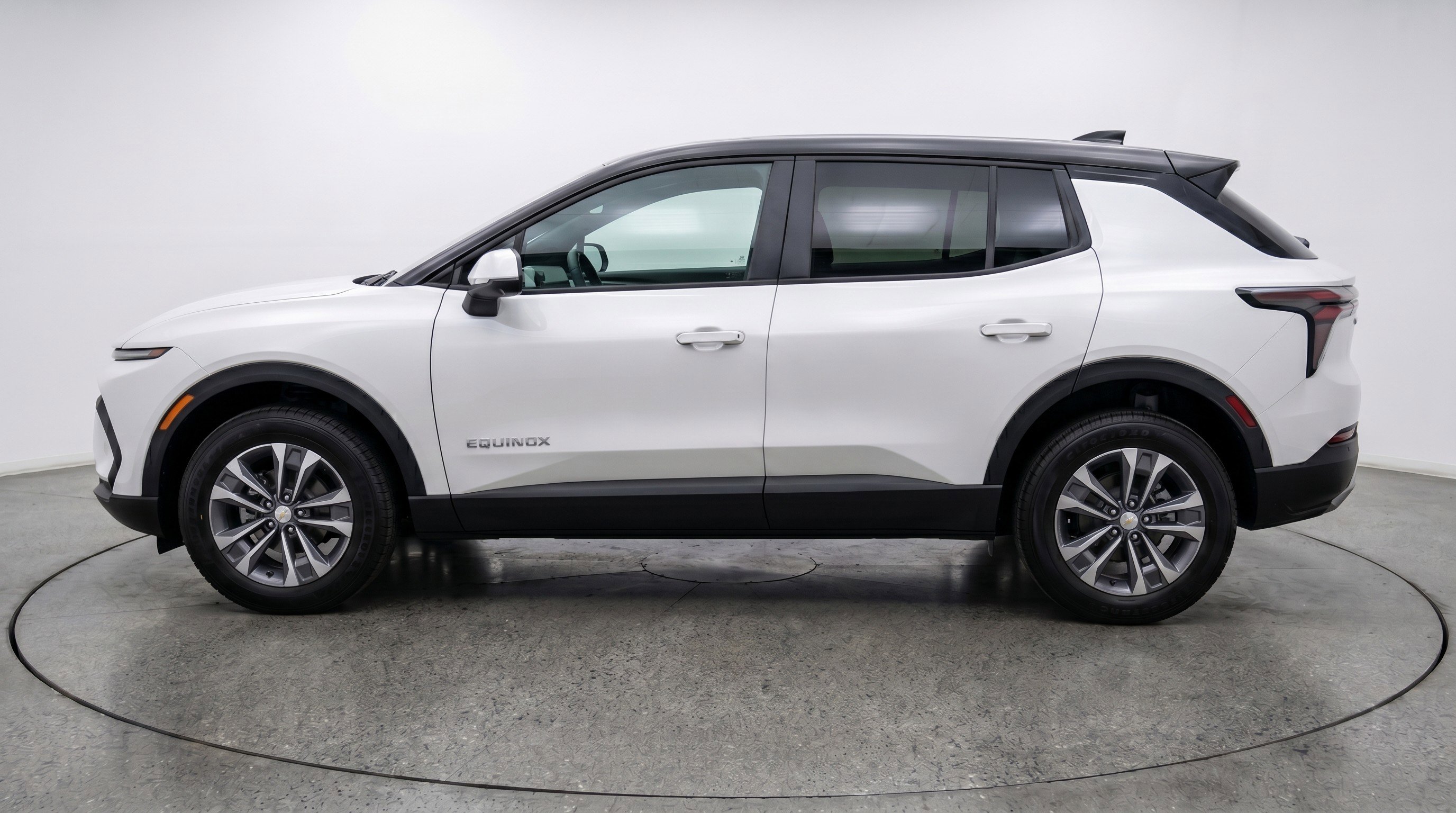 Used 2025 Chevrolet Equinox LT FWD image 5