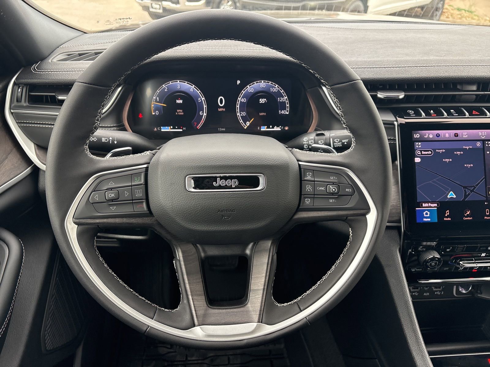 New 2025 Jeep Grand Cherokee Limited w/ Trailer Tow Package AWD/4WD image 21