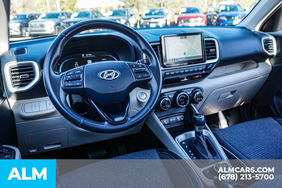 Used 2024 Hyundai Venue Limited image 27