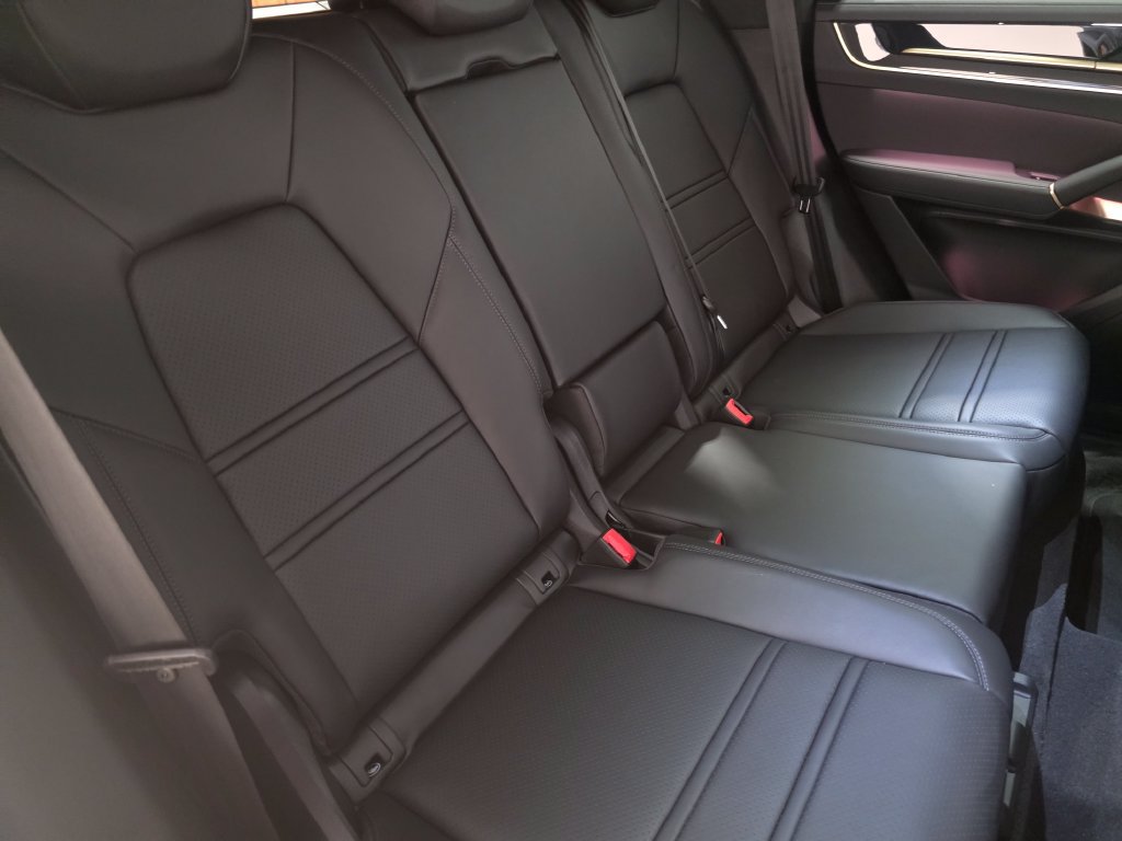 New 2026 Porsche Cayenne Turbo AWD/4WD image 19
