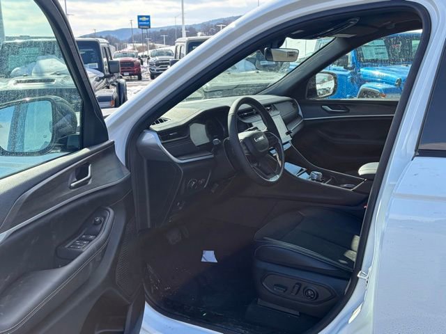 New 2026 Jeep Grand Cherokee Altitude image 14