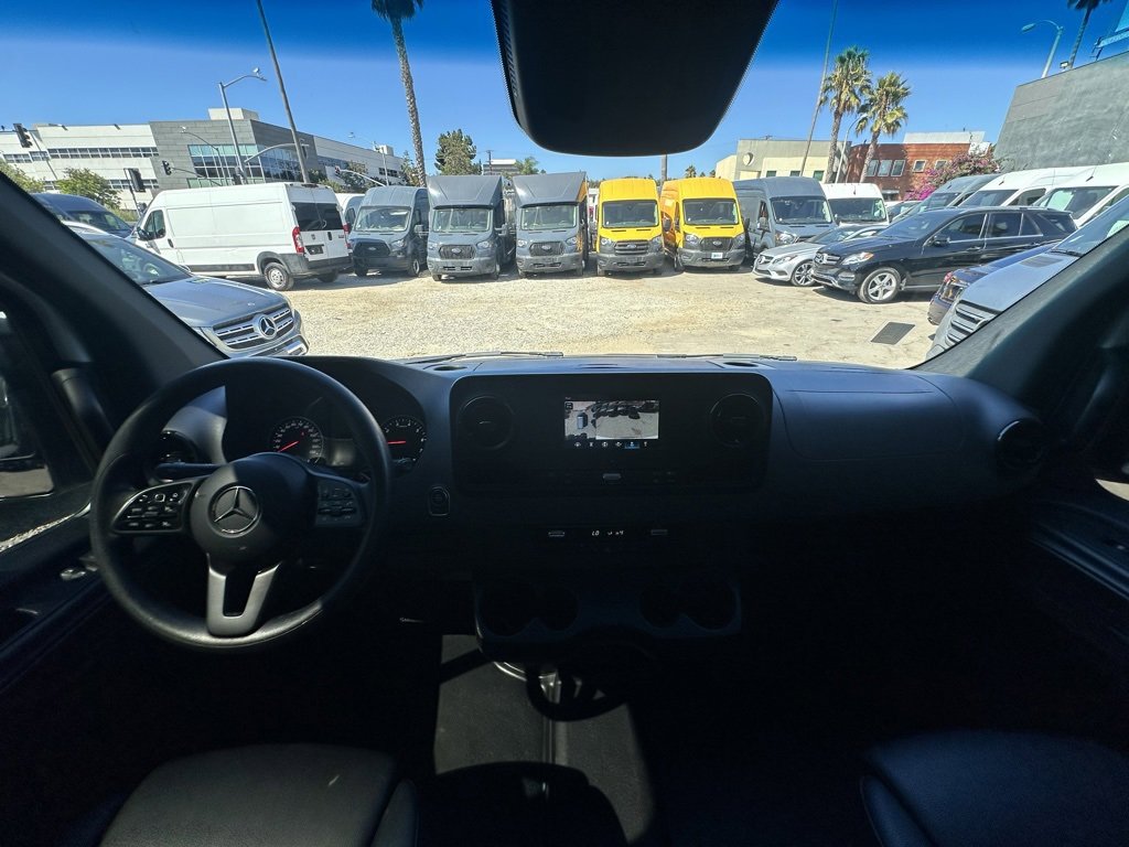 Used 2023 Mercedes-Benz Sprinter 2500 image 19