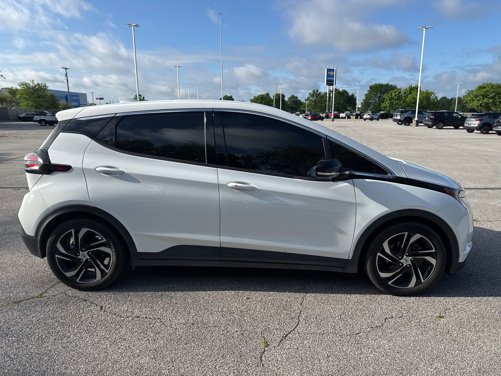 Used 2022 Chevrolet Bolt LT FWD image 7