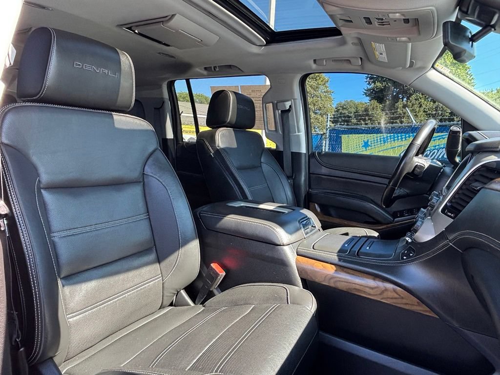 Used 2020 GMC Yukon XL Denali w/ Denali Ultimate Package AWD/4WD image 21