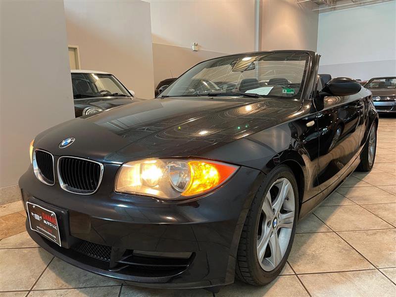 Used 2009 BMW 128i Convertible image 1