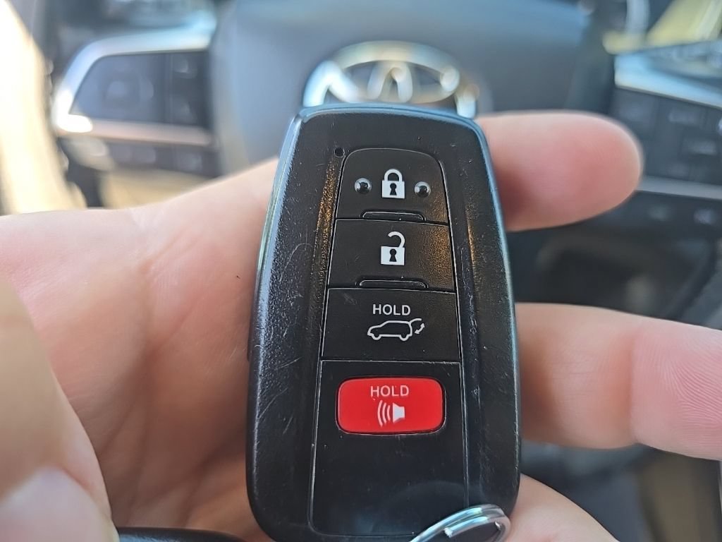 Used 2020 Toyota Highlander Platinum AWD/4WD image 21
