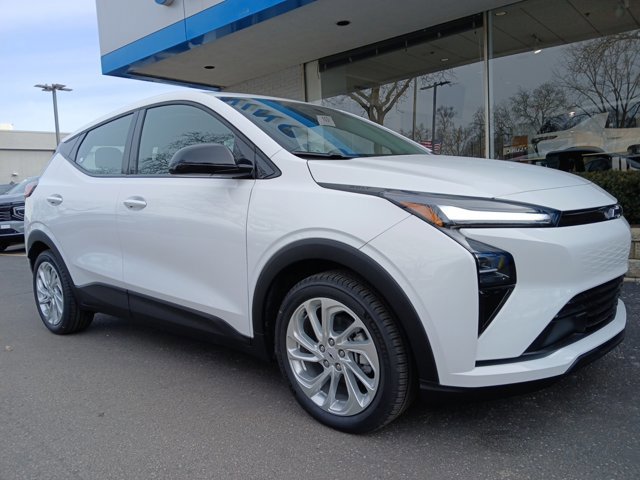 New 2027 Chevrolet Bolt LT w/ Comfort Package FWD image 2