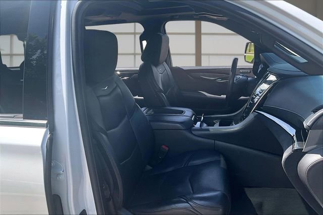 Used 2018 Cadillac Escalade Platinum AWD/4WD image 7